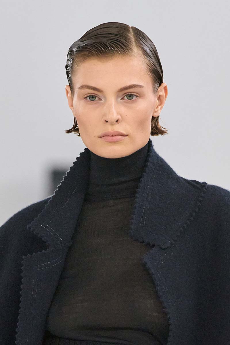 Le acconciature in passerellla da Max Mara per la collezione moda autunno inverno 2024 2025 - Photo courtesy of Max Mara