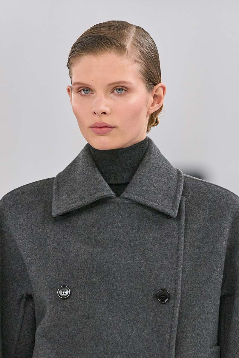 Le acconciature in passerellla da Max Mara per la collezione moda autunno inverno 2024 2025 - Photo courtesy of Max Mara