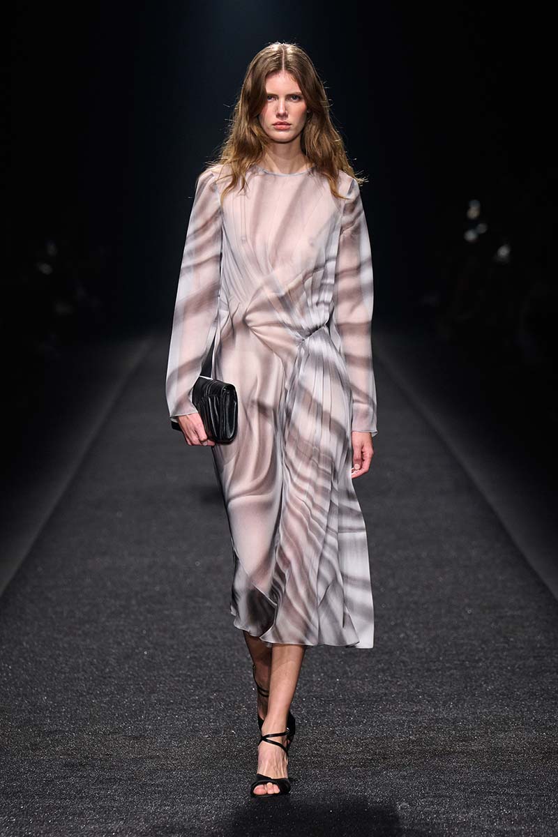 Le tendenze moda abiti donna per l'inverno 2024 2025 - photo courtesy of Alberta Ferretti