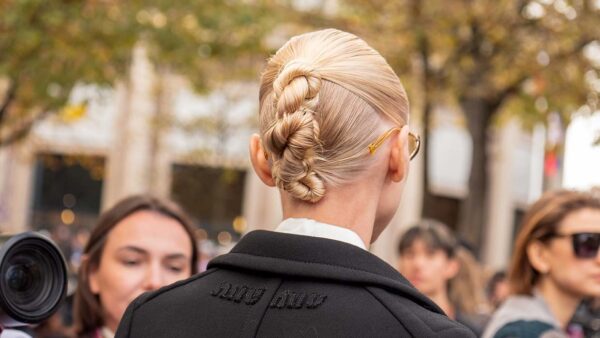 Tre acconciature d'effetto per l'inverno 2024. Prendete ispirazione dai capelli delle influencer! - Phooto Charlotte Mesman