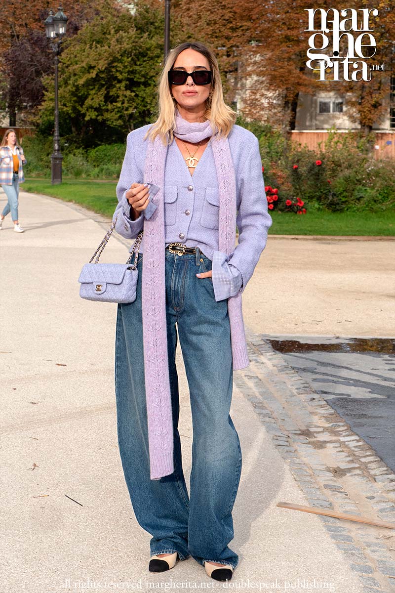 Trend moda autunno inverno 2024 2025. Come rendere super-chic i vostri jeans - Photo Charlotte Mesman