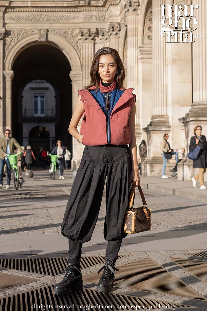 I migliori look streetstyle alla sfilata di Louis Vuitton - Photo ADVERSUS