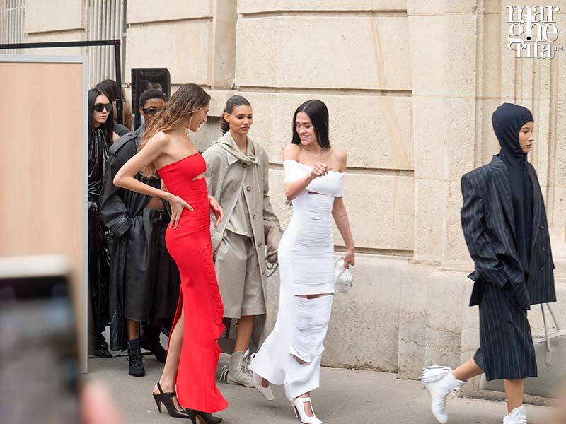 Il backstage della sfilata di Stella McCartney a Parigi - Photo Charlotte Mesman