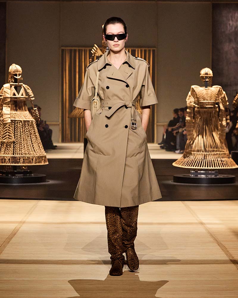 Ecco le tendenze moda trench coat per l'autunno inverno 2024 2025 - Photo courtesy of Dior