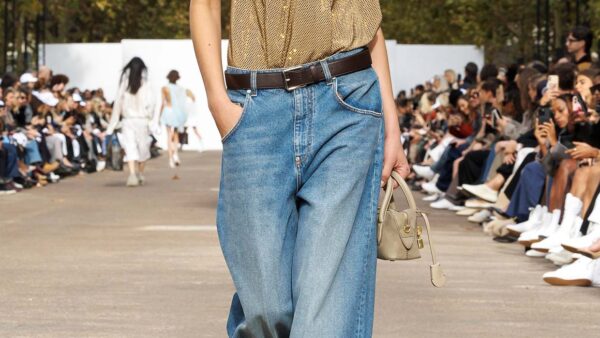 Denim trends. Le principali tendenze jeans per la primavera estate 2025 - Photo courtesy of Stella McCartney